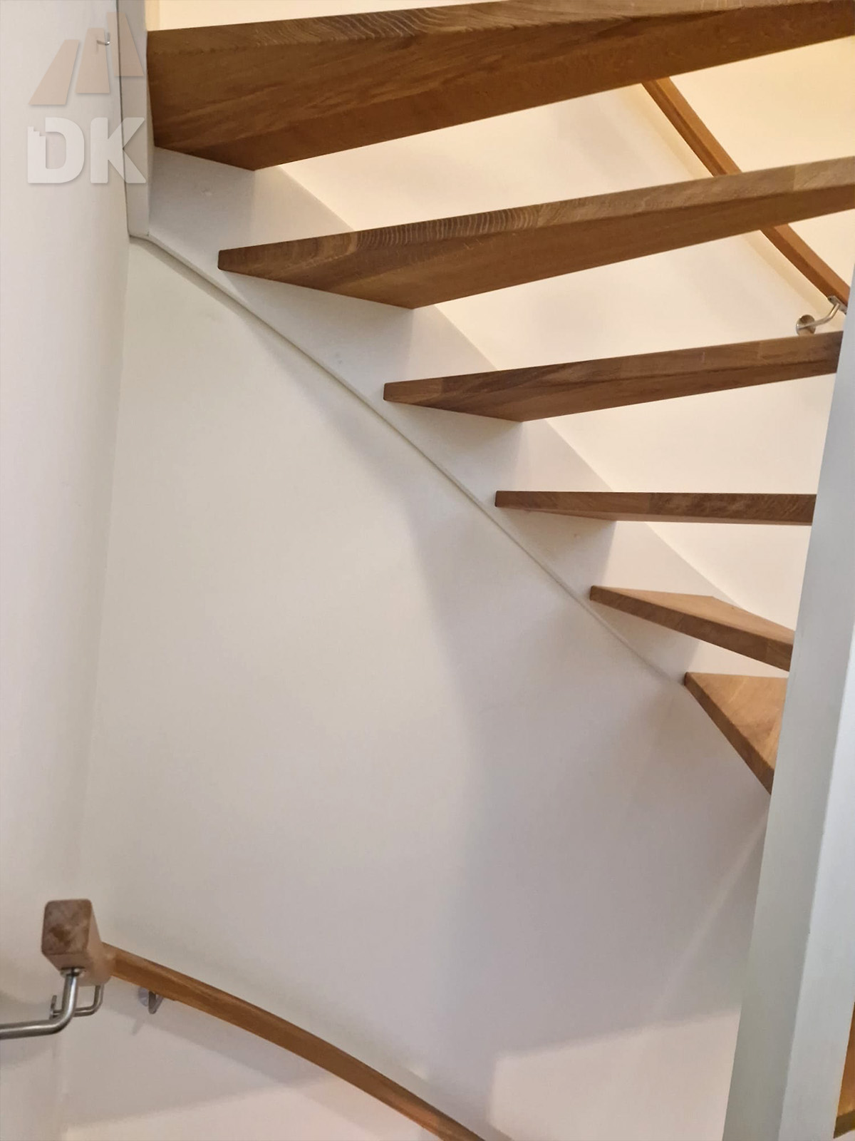 2 stalen trappen vervangen door houten spiltrappen - Foto 6