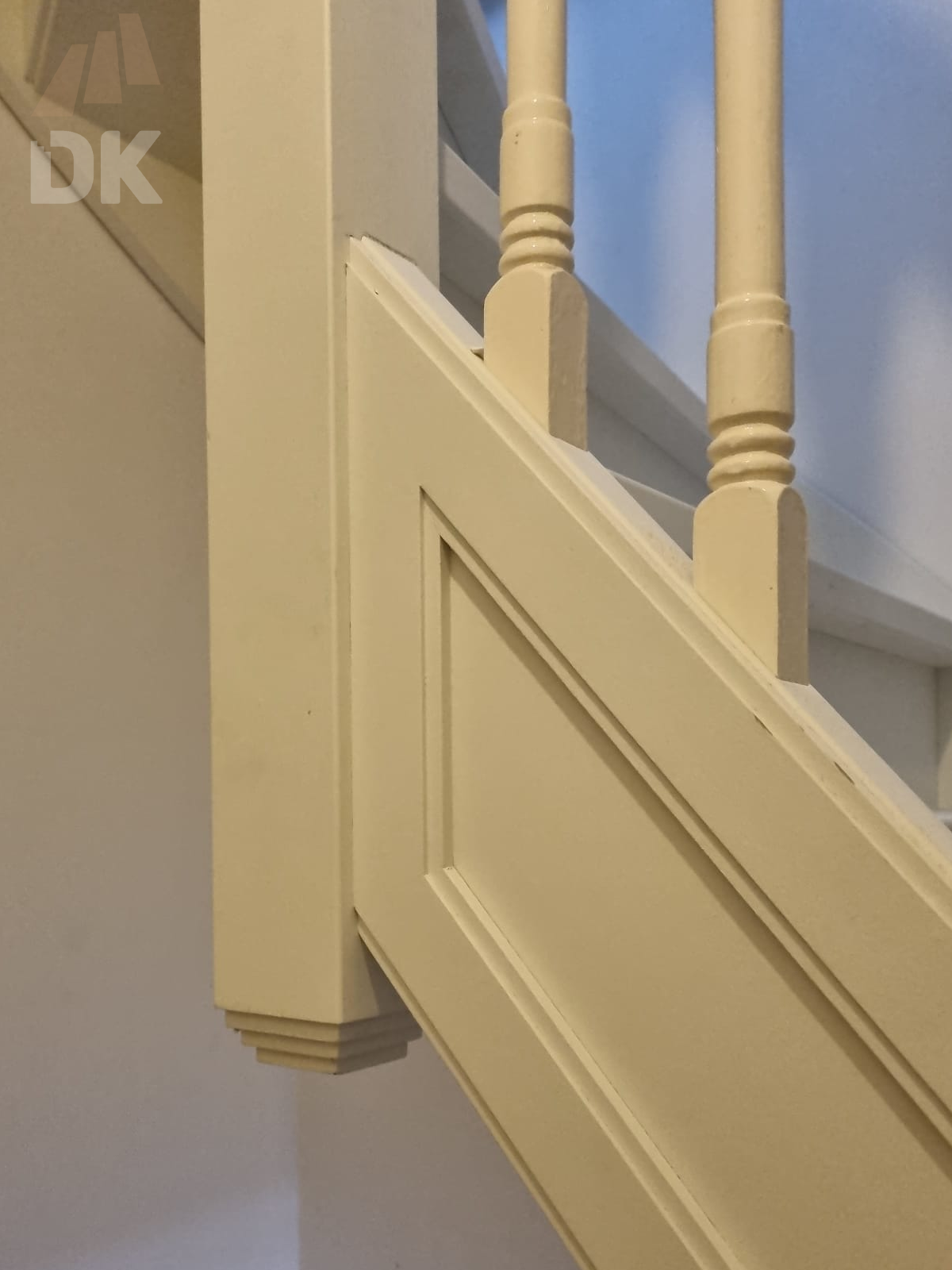 Mooie en gedetailleerde trap gemaakt van elementen van een oude trap - Foto 4